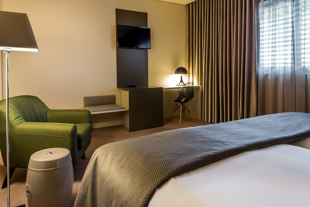 4615 Hotel 15/70
