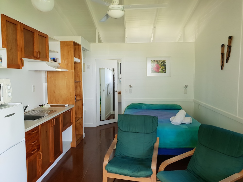 Aroa Beachside Inn 16/47