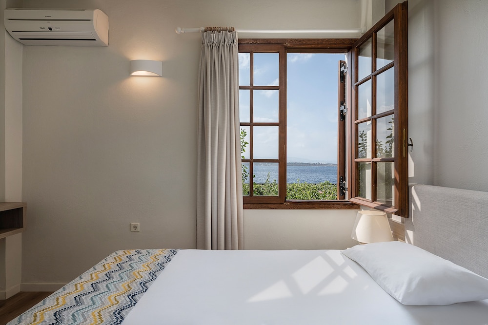 Alianthos Suites 6/50