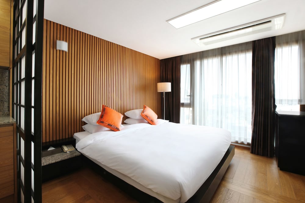ORIENTAL, DELUXE, DOUBLE BED
