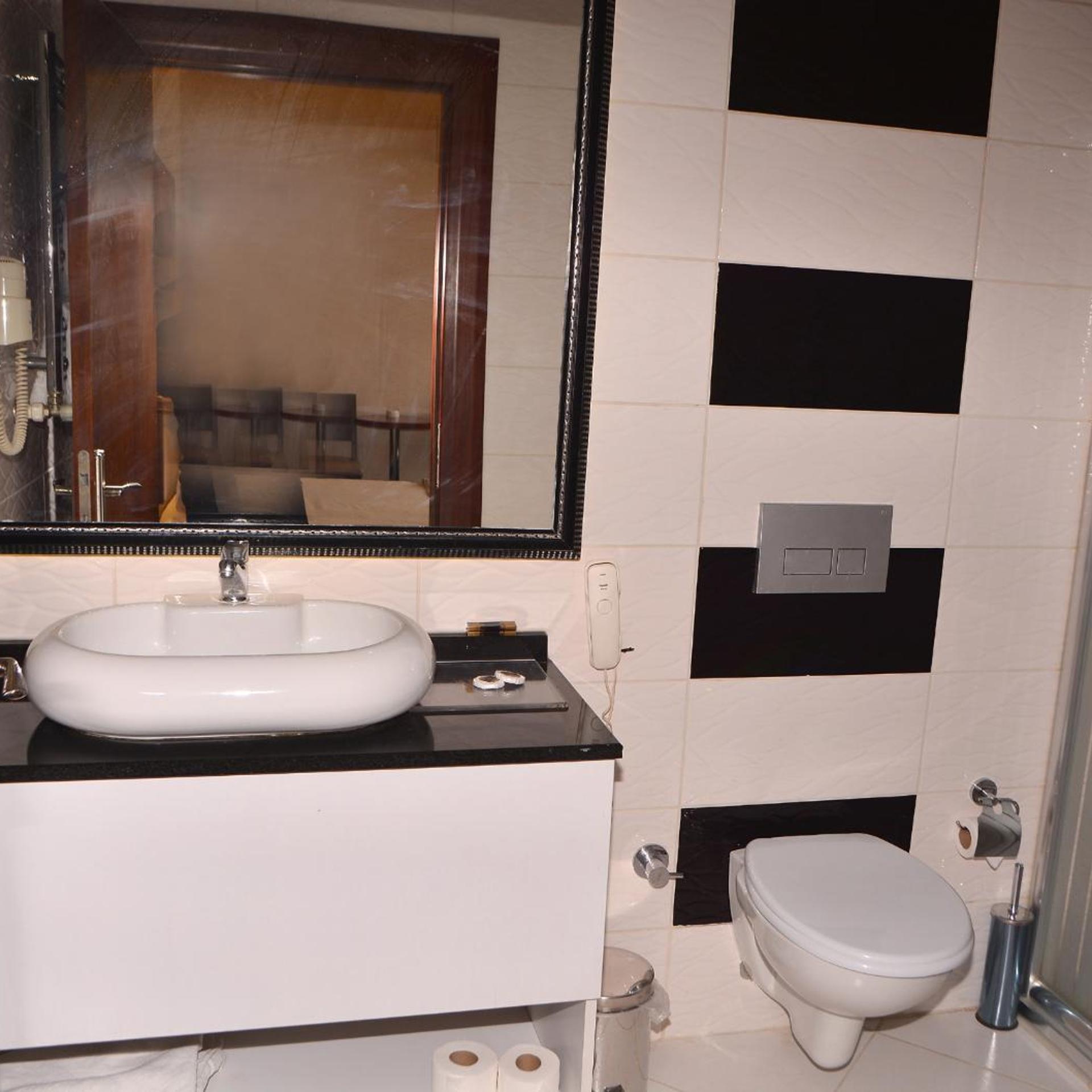 غرفة ثلاثية، ASRIN BUSINESS HOTEL 10/10