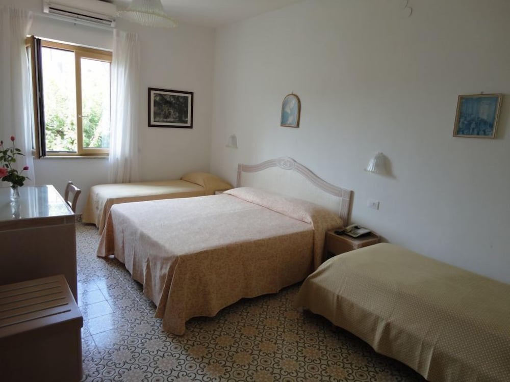 Hotel Candia 18/58