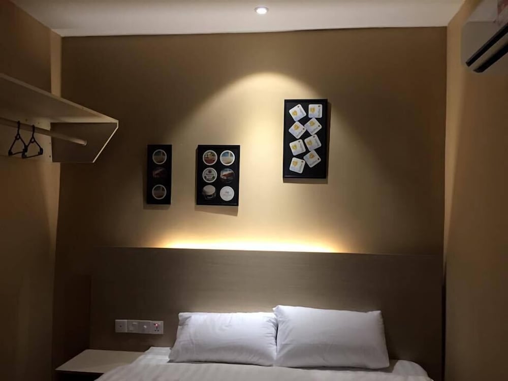 91 Street Boutique Inn 35/45