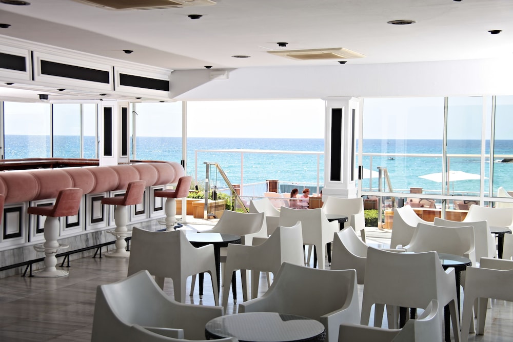 Clumba Hotel 32/50
