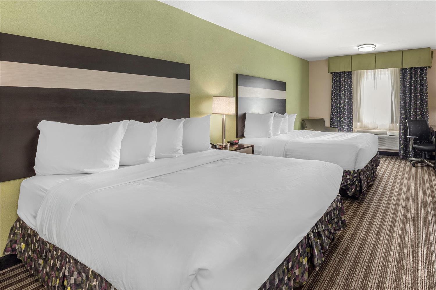 جناح بسريرين كوين بجاكوزي، Best Western Borger Inn 2/4