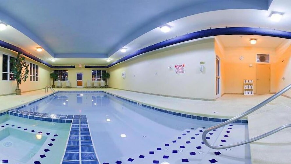 HOLIDAY INN EXPRESS HOTEL SUITES ATHENS 41/61