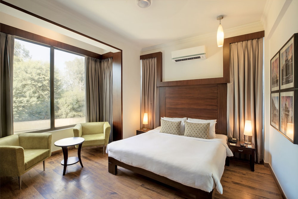 Lemon Tree Hotel Alwar 7/24