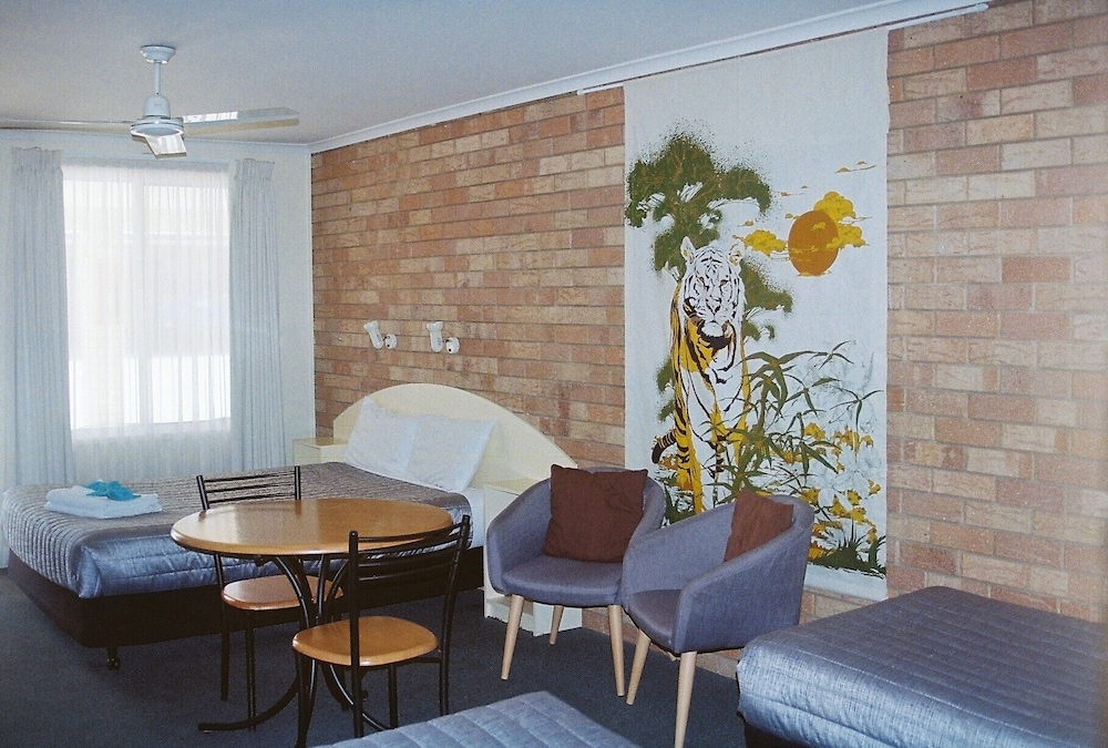 Shady Rest Motel 26/48