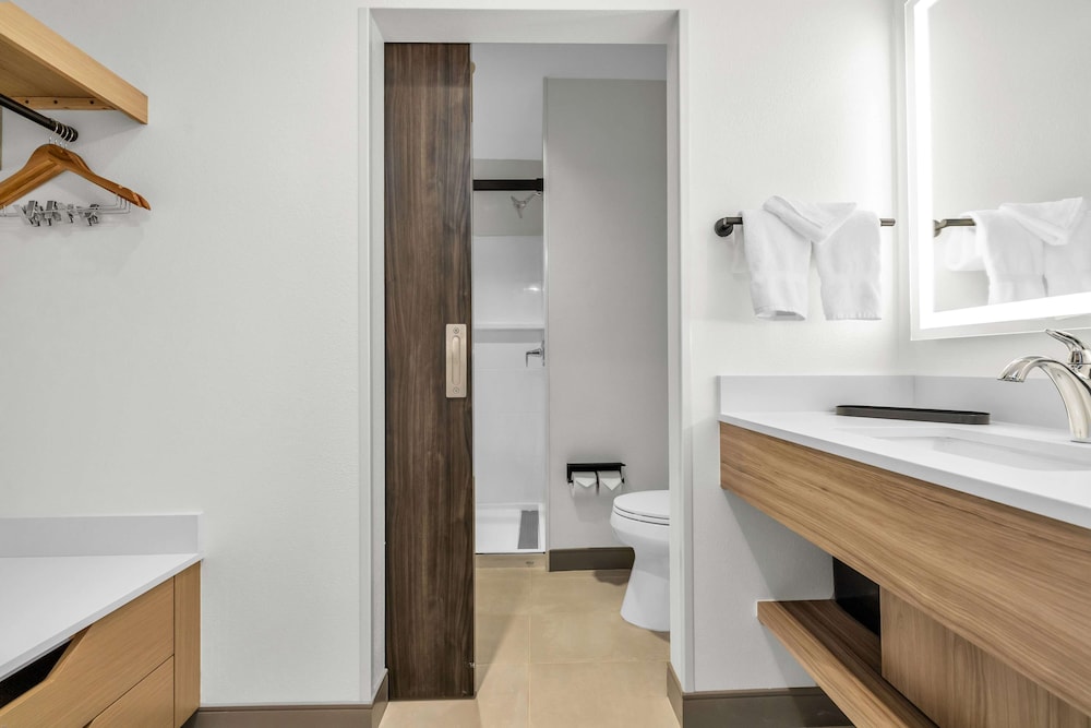 La Quinta Inn & Suites by Wyndham San Jose Silicon Valley 44/50