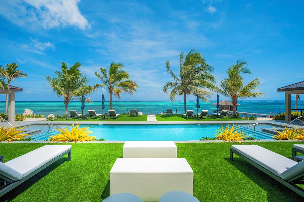 Black Urchin Boutique Resort 54/65