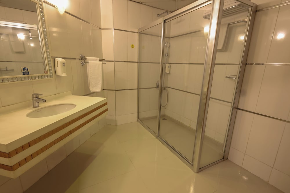 غرفة قياسية بسريرين منفصلين، Hotel Tilmen 8/10