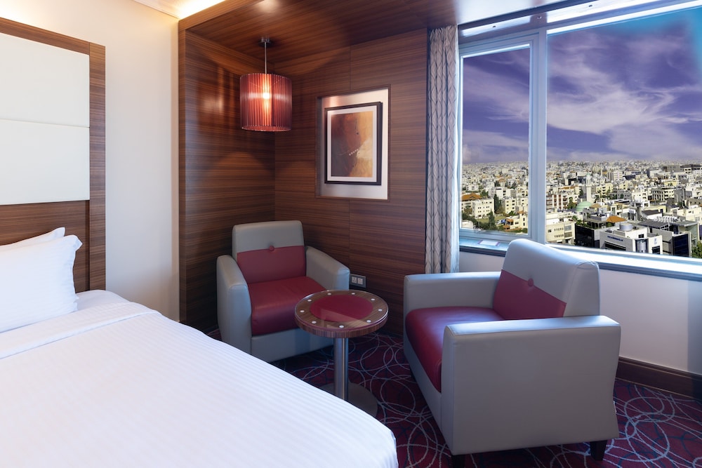 غرفة قياسية بسريرين منفصلين لذوي الإعاقة، Crowne Plaza Hotel Amman 5/8