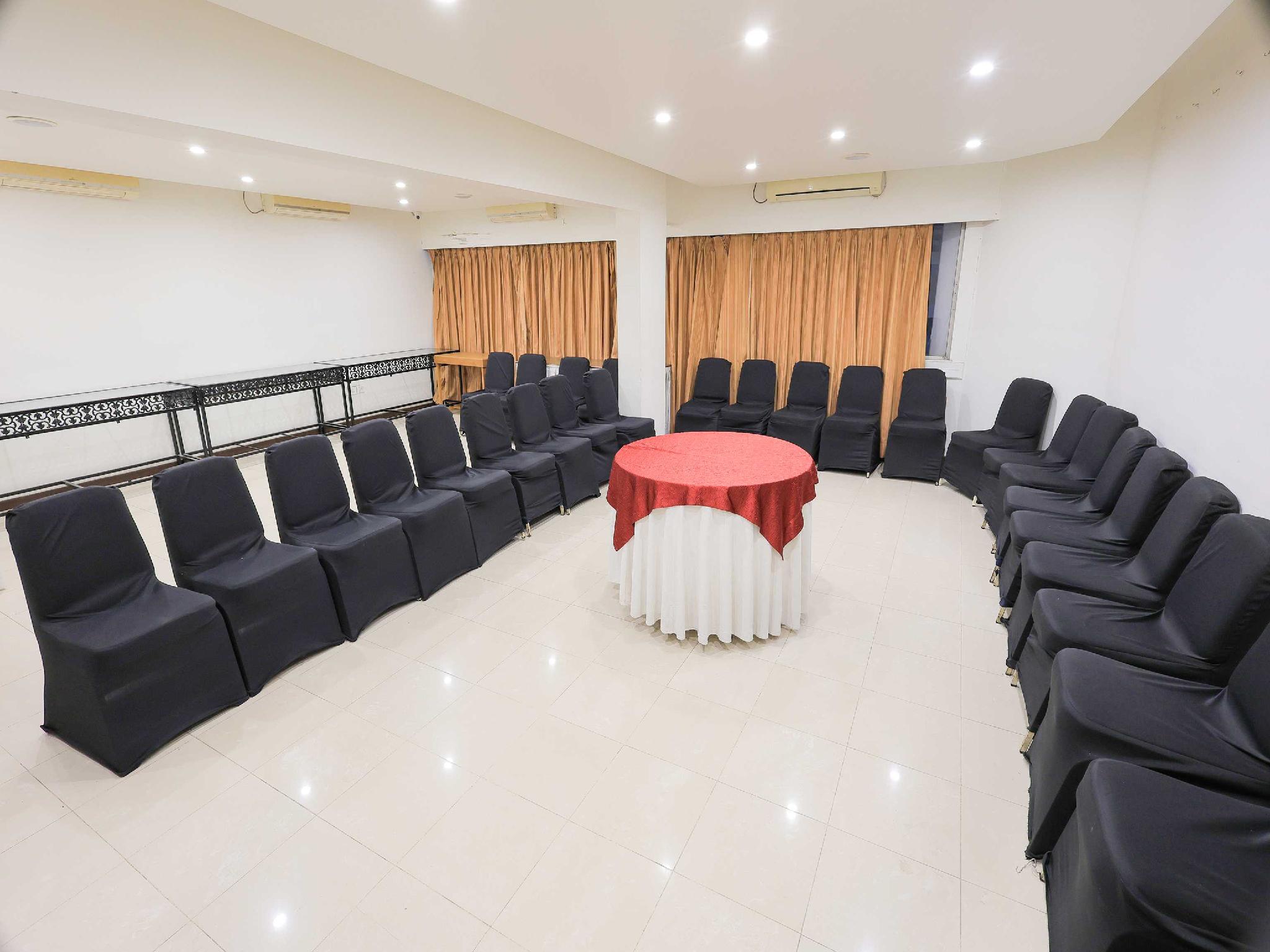 Oyo 9677 Hotel Surya 29/29
