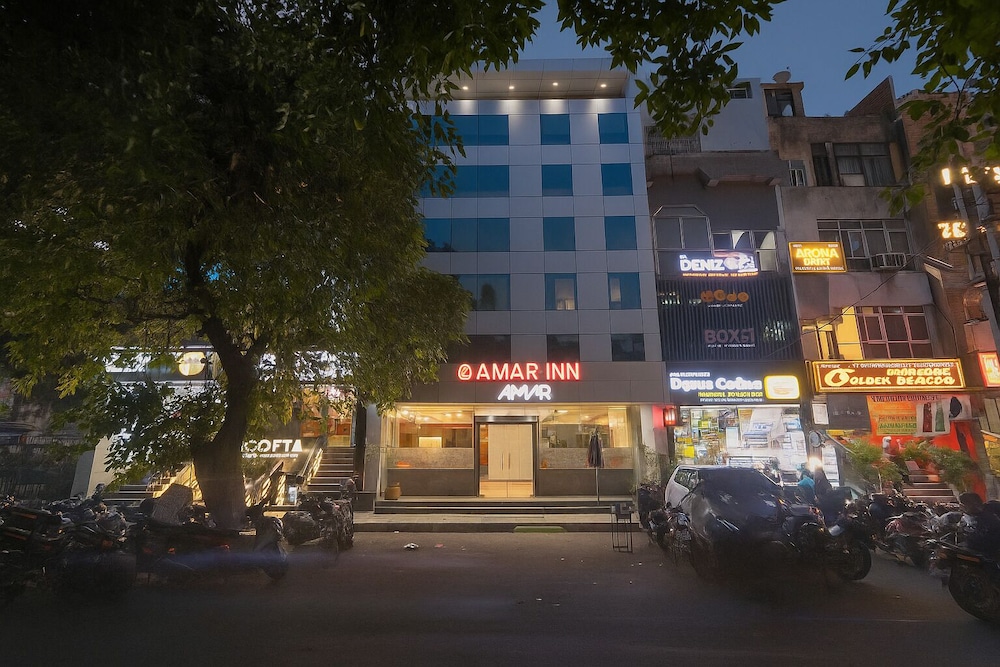 Amar Inn 3/57
