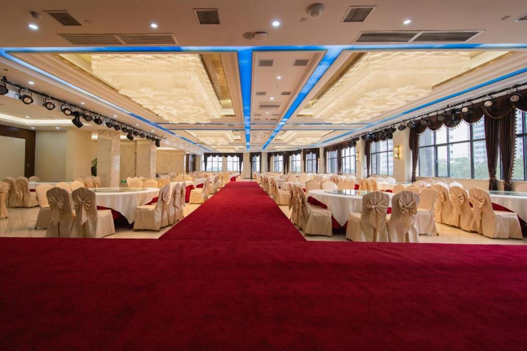 Echarm Hotel(Xiaogan Hanchuan Renmin Avenue Branch) 34/42