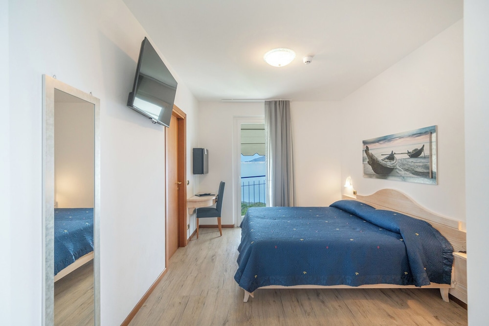 Hotel Laguna San Zeno 8/50