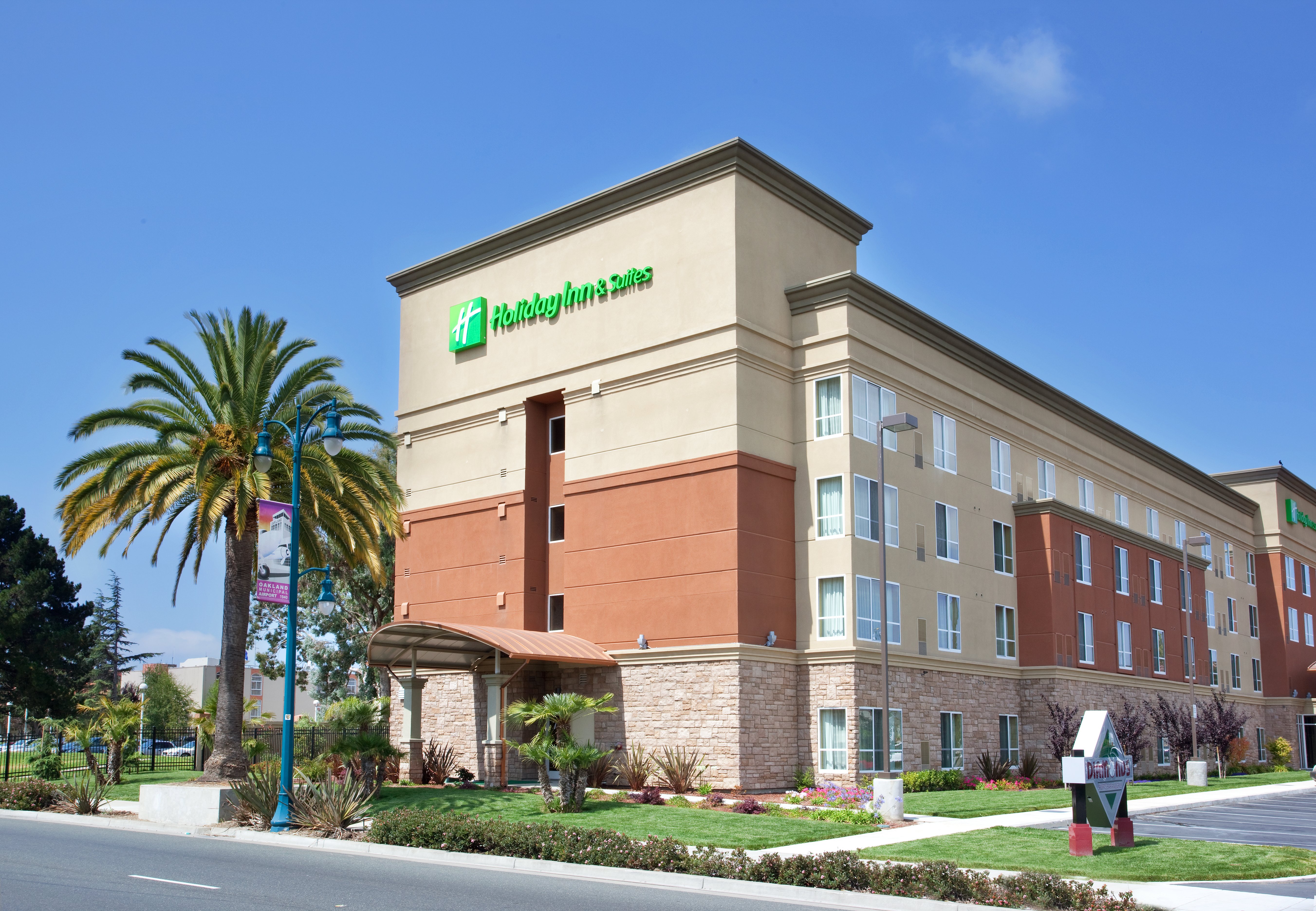 Holiday Inn Hotel Suites Oakland Airport 4/77