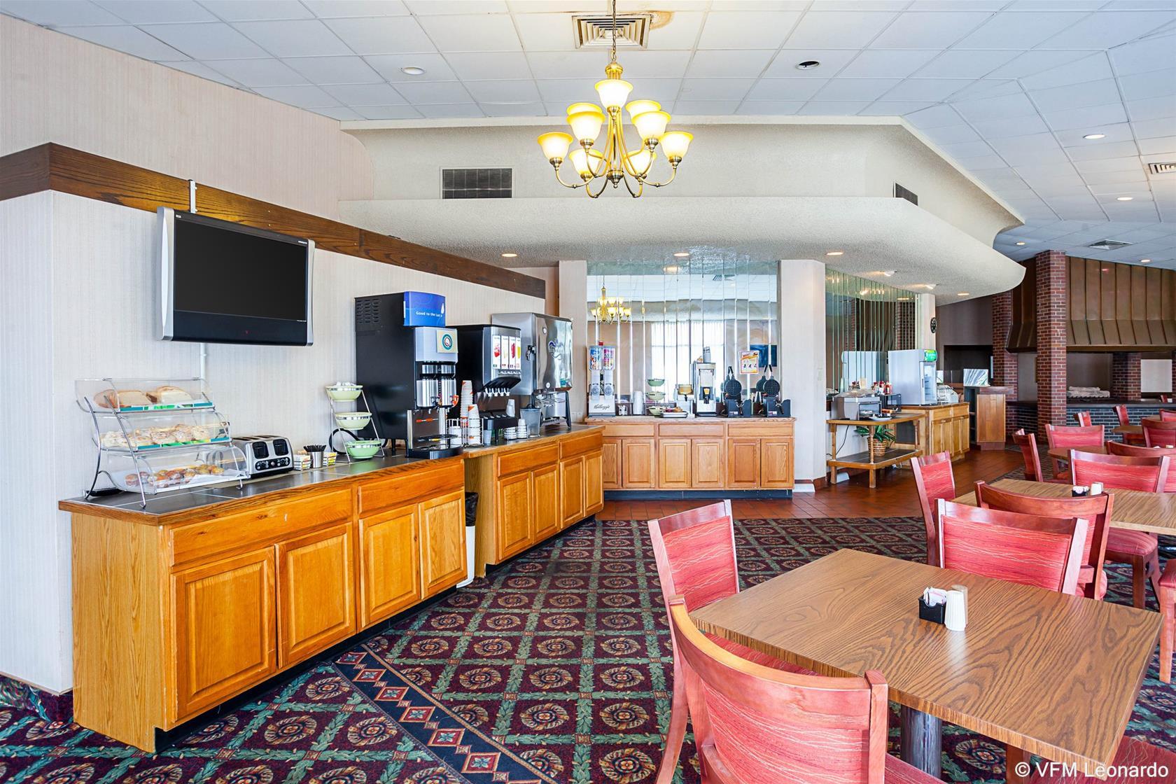 Studio6 Lincoln, NE - Airport 33/43