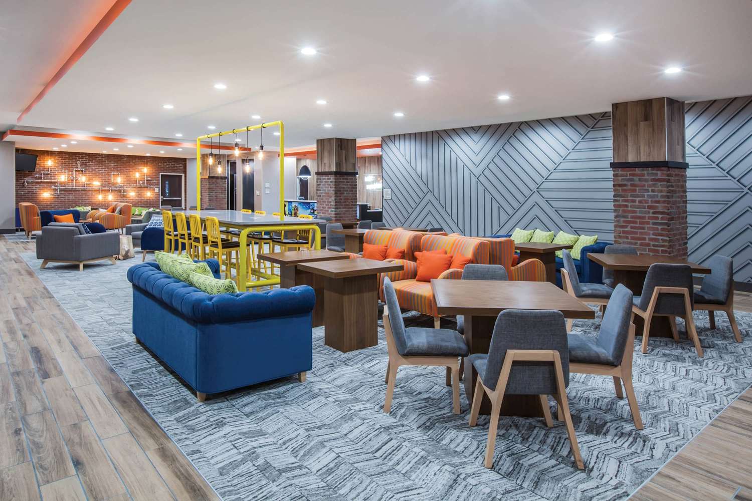 La Quinta Inn Suites By Wyndham Owasso 25/44