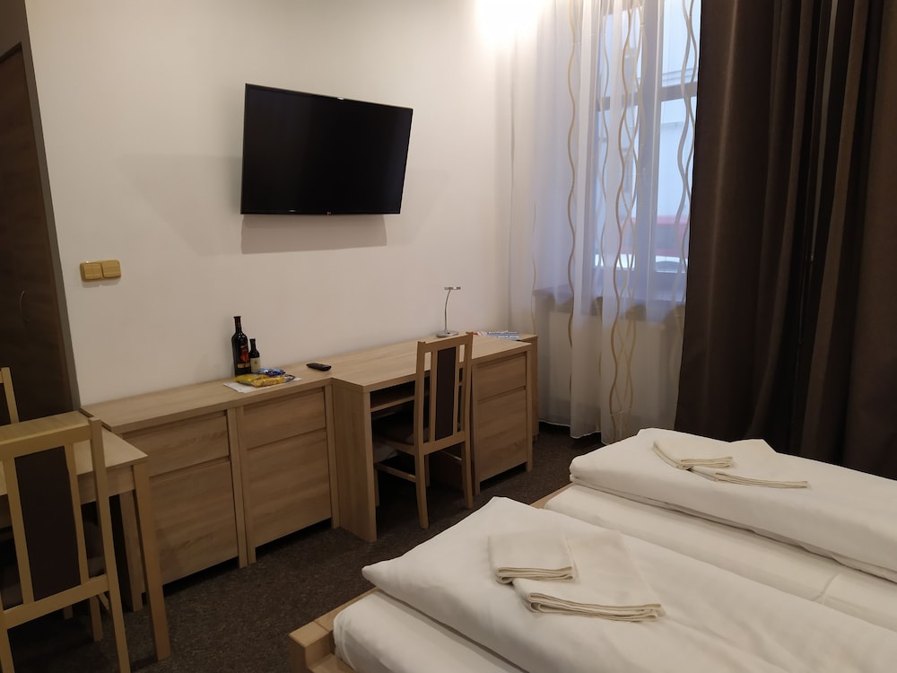 Hotel Maria 12/50