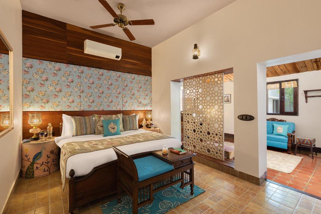 Deluxe, King Bed