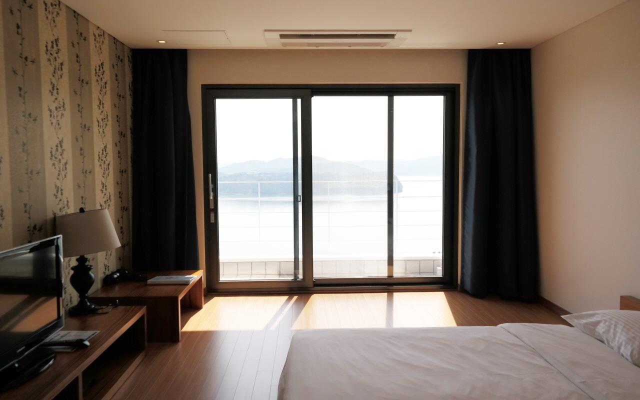 Ondol, Standard, Lake View, Terrace, Bathtub
