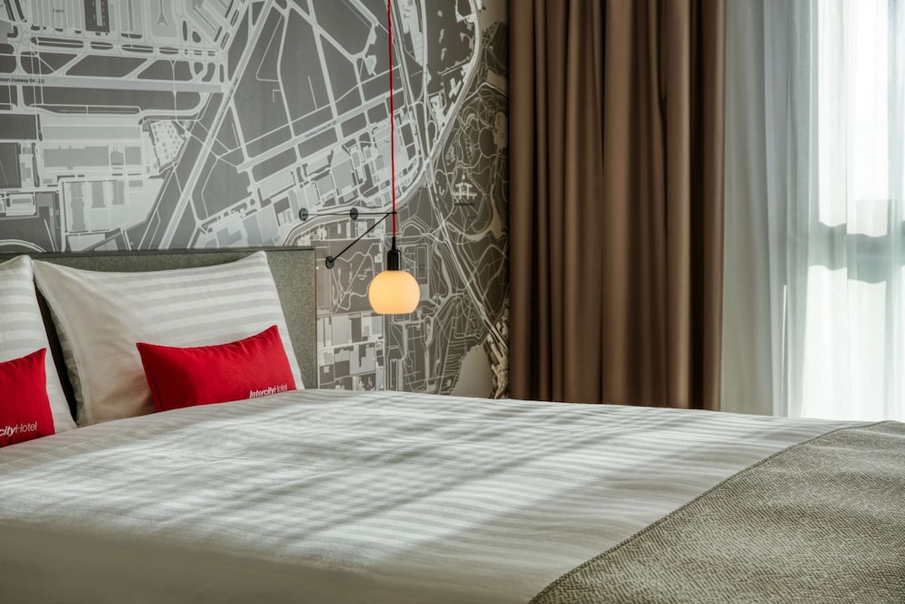 IntercityHotel Amsterdam Airport 10/60