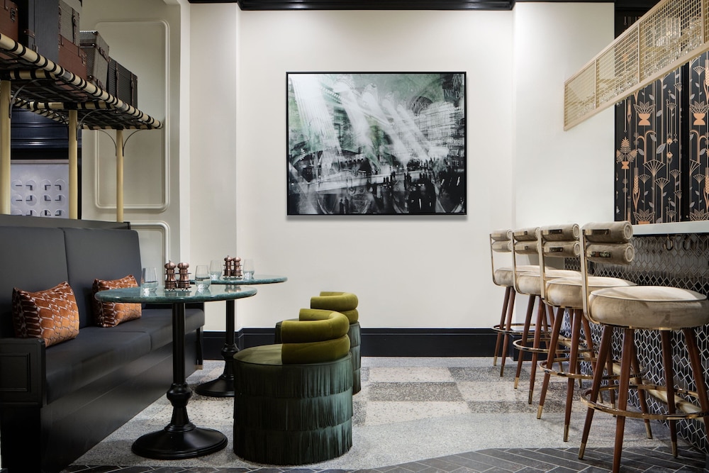 LaSalle Boutique Hotel 30/39