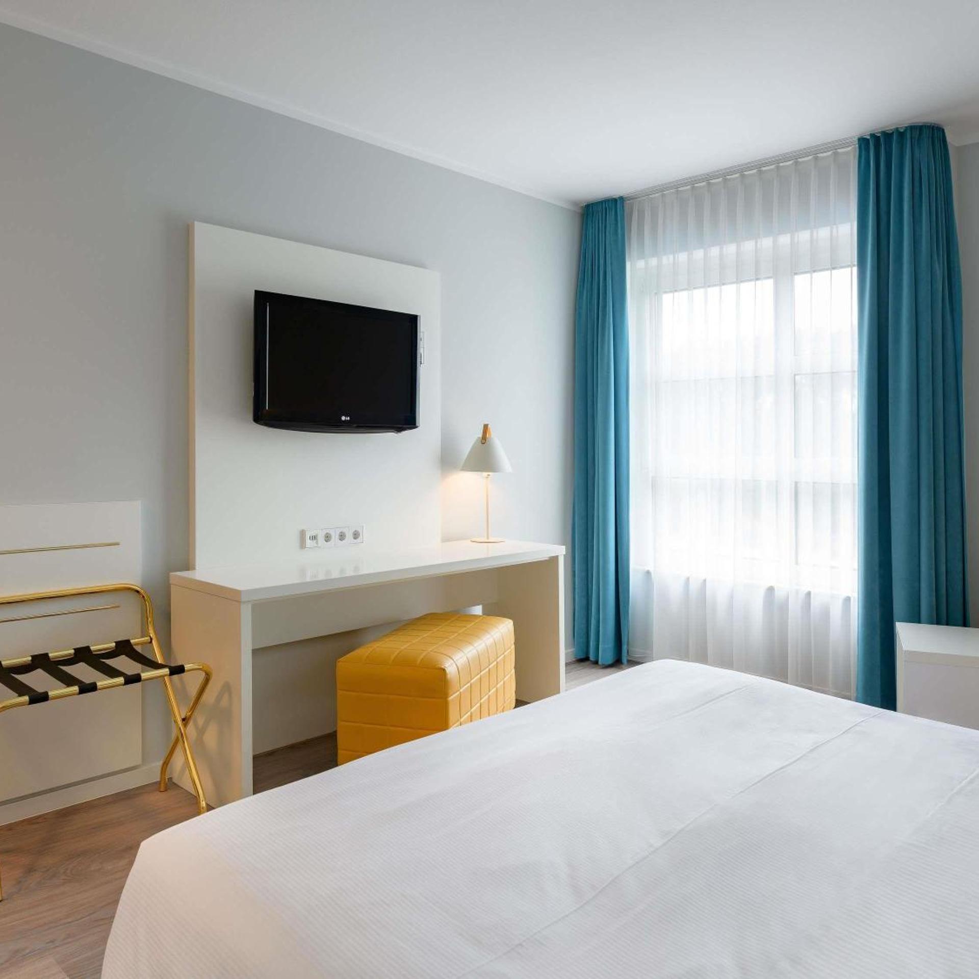 غرفة سوبيريور بسرير كينج بإطلالة على النهر، ibis Styles Regensburg 3/10