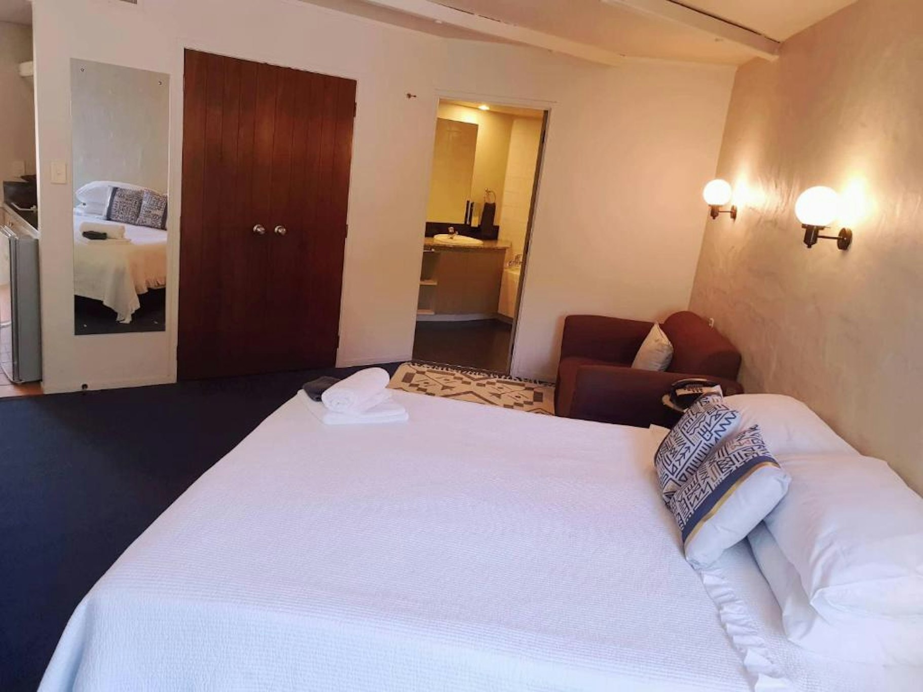 PARKLANE MOTOR LODGE 7/44