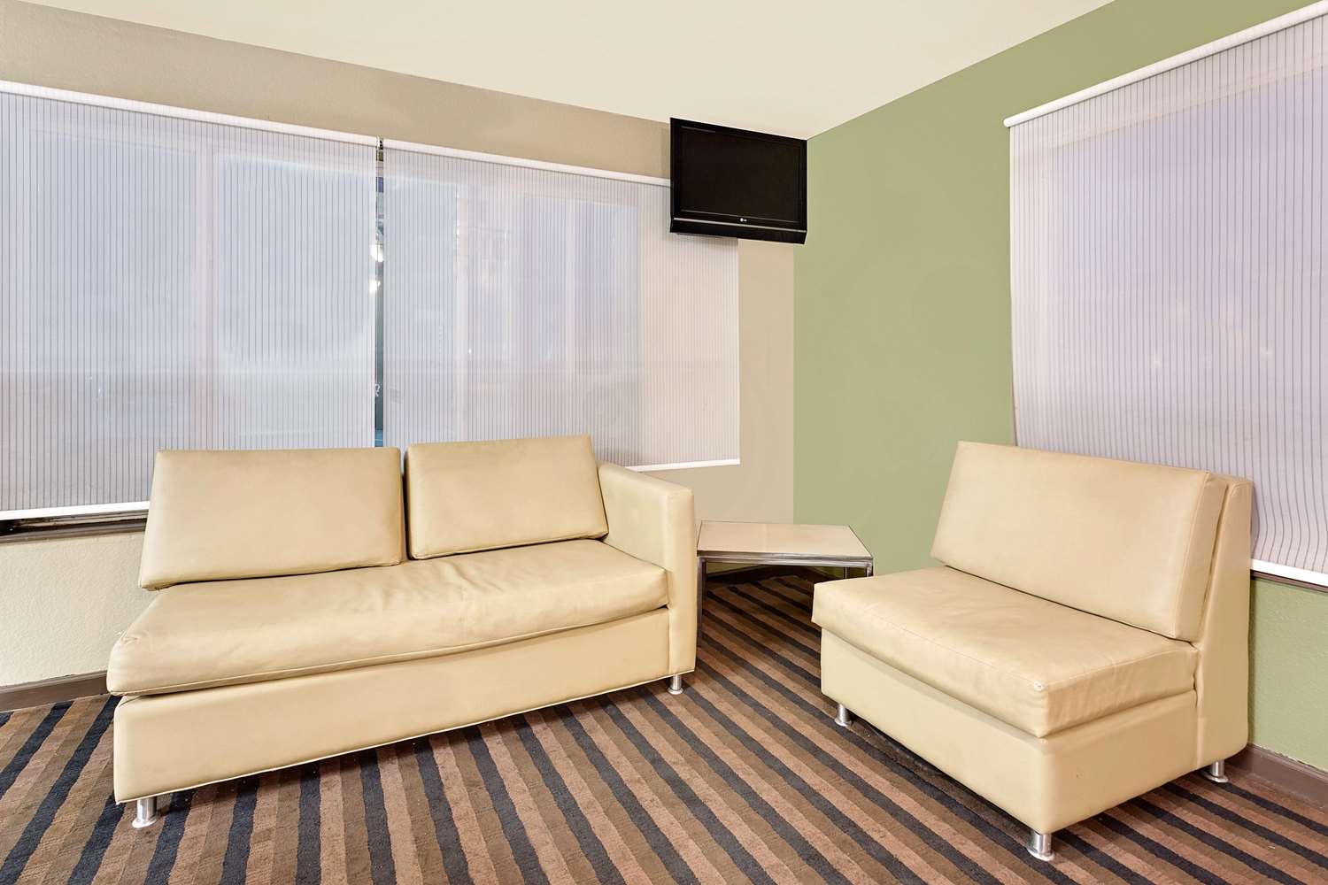 Super 8 by Wyndham Denver Central 14/17