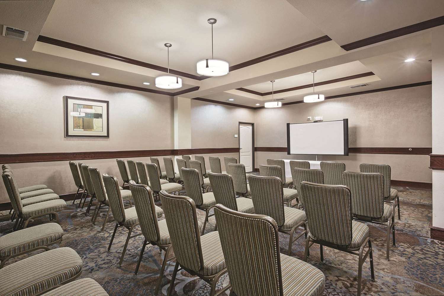 La Quinta Inn and Suites by Wyndham DFW Airport West - Euless 50/65