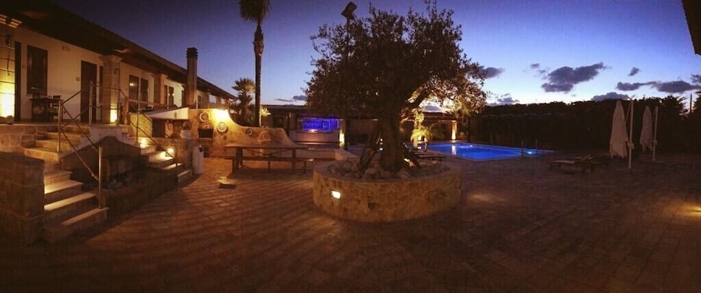 Villa Carlo Resort 55/59