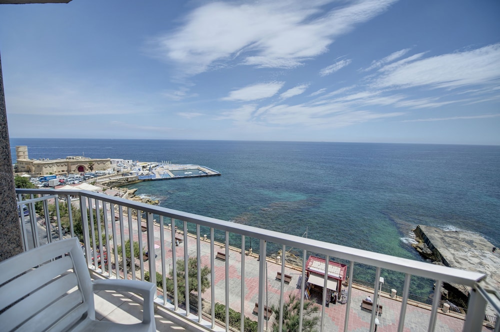 Sliema Chalet Hotel 26/32