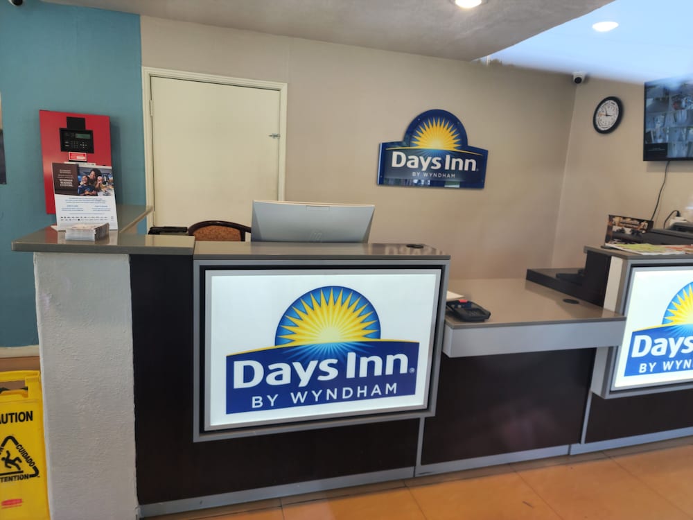 Days Inn by Wyndham Hardeeville Near Hilton Head 5/50