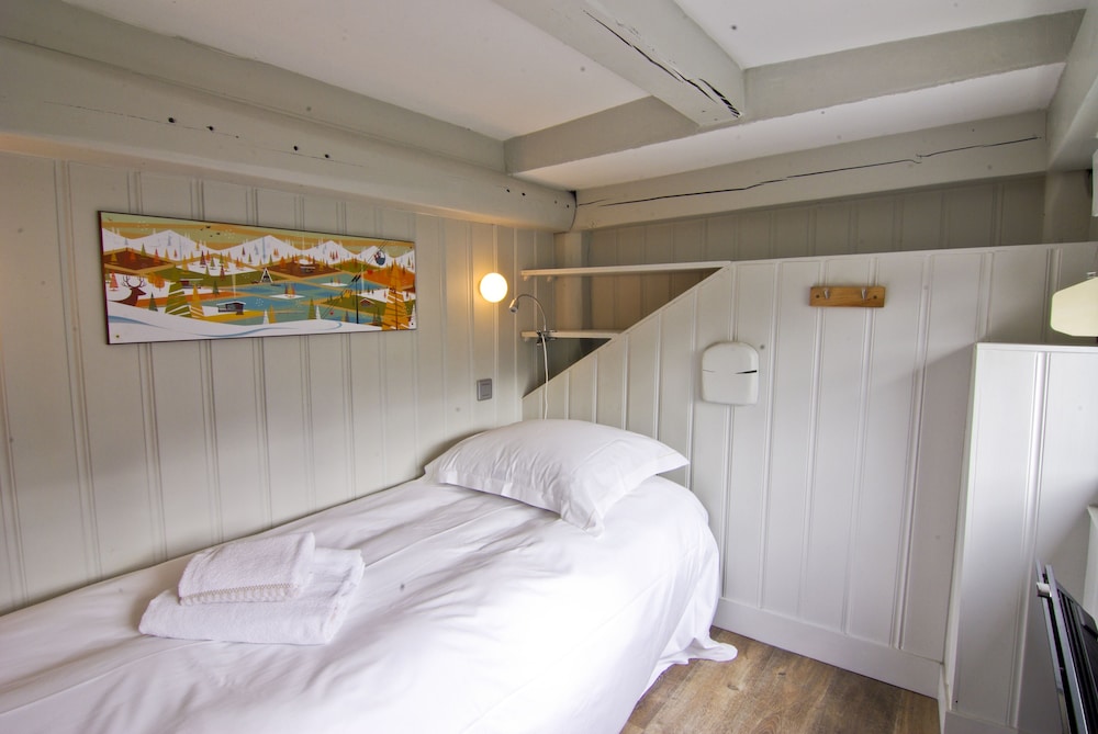 Hotel de L Apos Arve 24/76