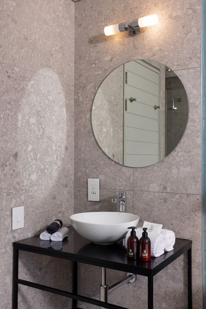 Zest Boutique Hotel 46/49