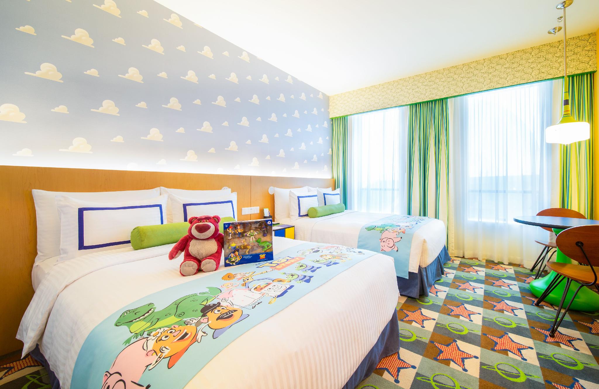 Toy Story Hotel 7/35