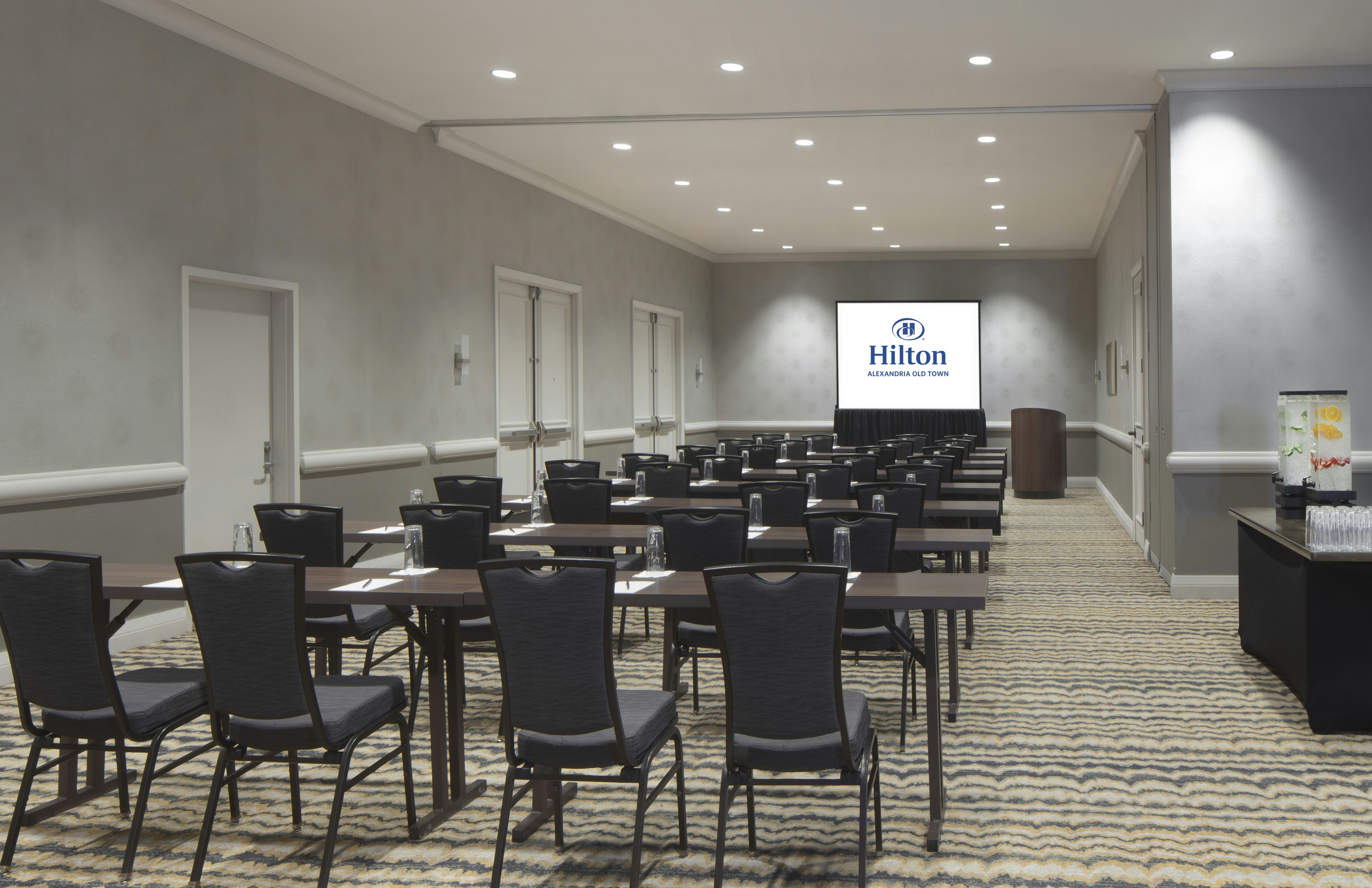 Hilton Alexandria Old Town 64/74