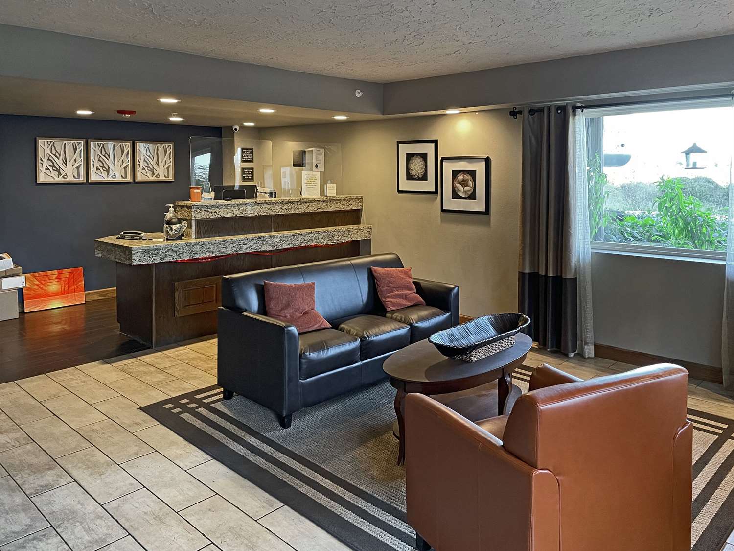 Quality Inn Clinton North, AR 14/16