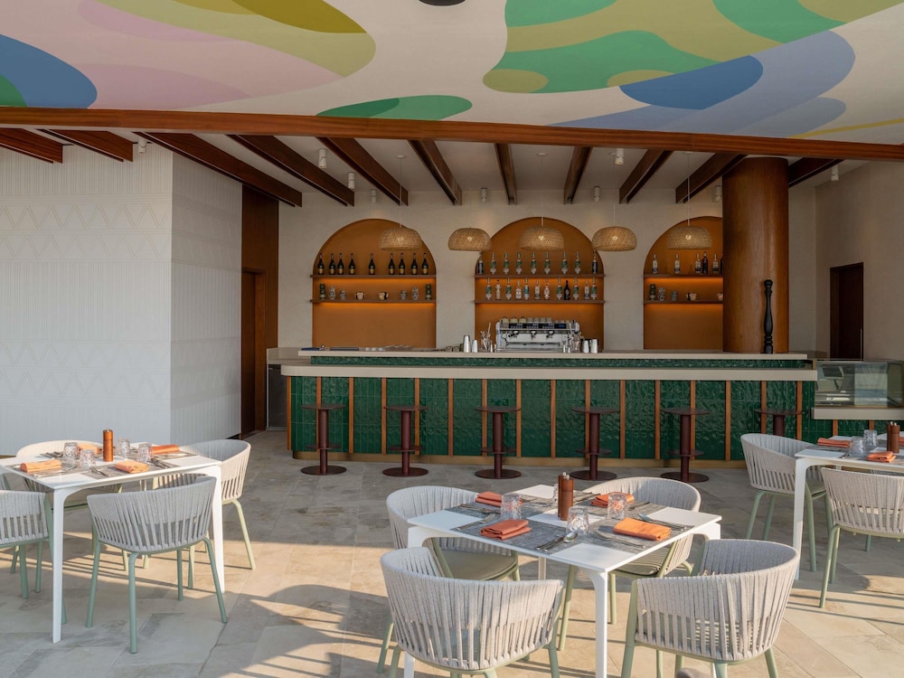 SO/RAS AL KHAIMAH ADULTS ONLY 13 41/55