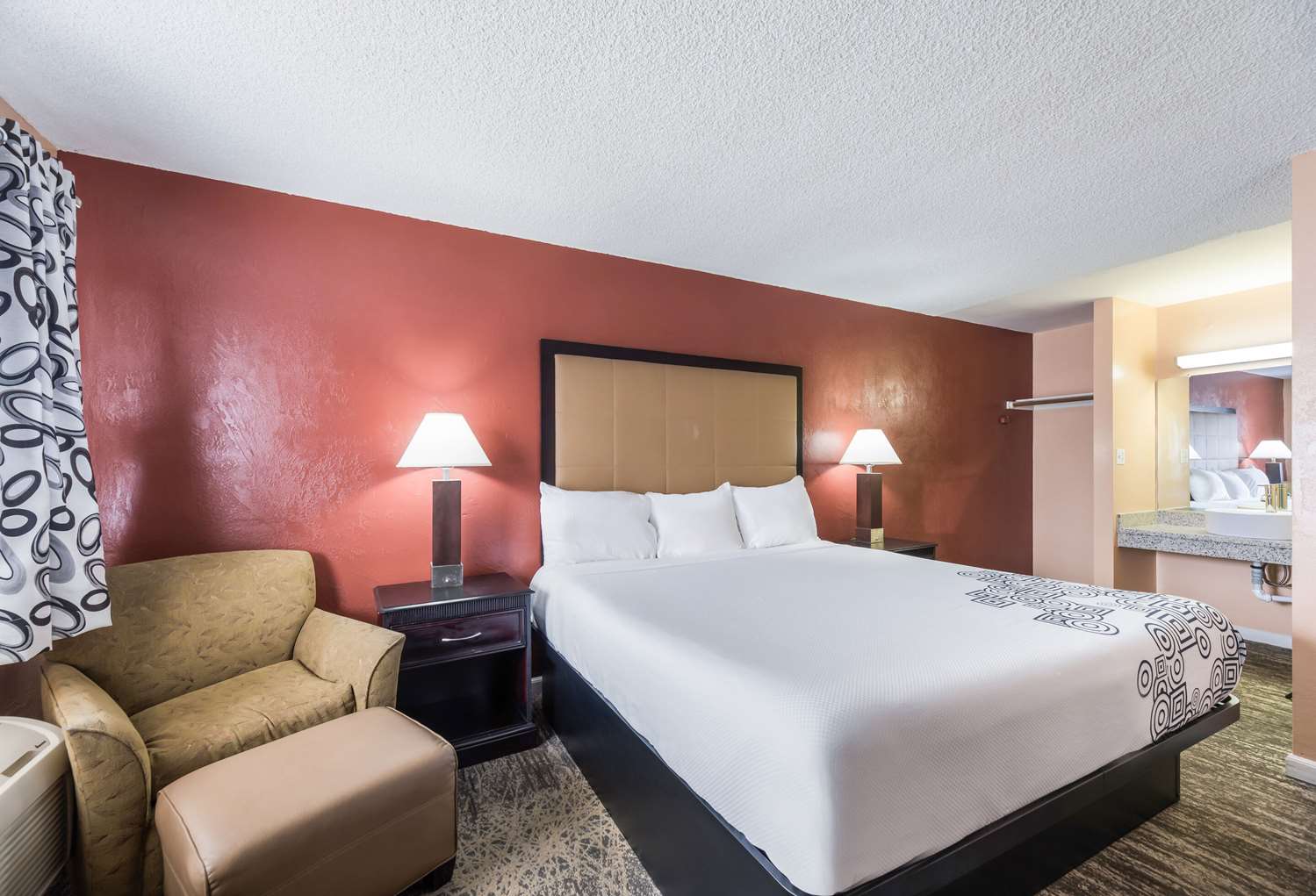Room, Queen Bed, Accessible