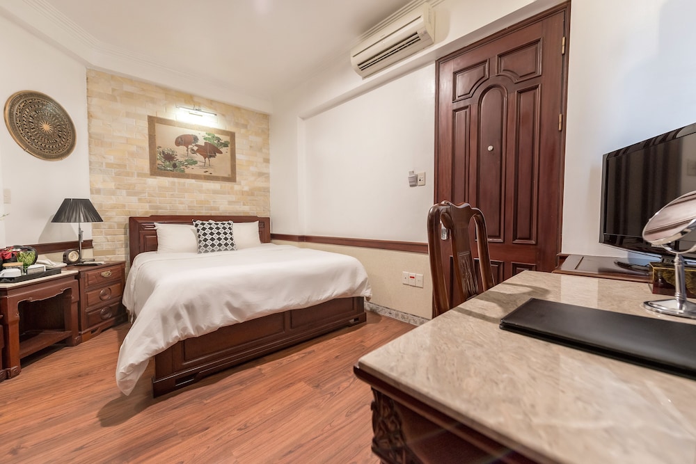 Prince Ii Hotel 35/56