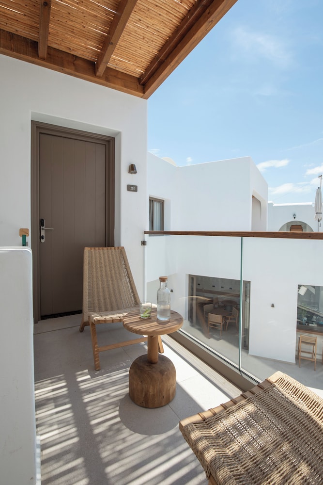 Nuca Mykonos 34/48