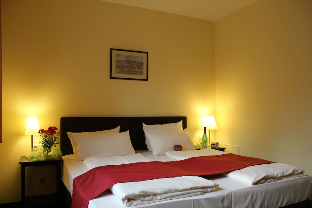 Landhotel Dresden 17/50