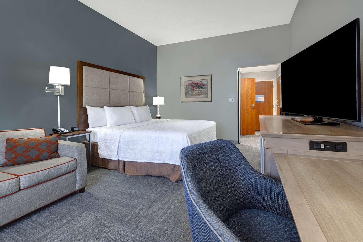 جناح استوديو بسرير كينج مع أريكة، Hampton Inn Victoria 5/6