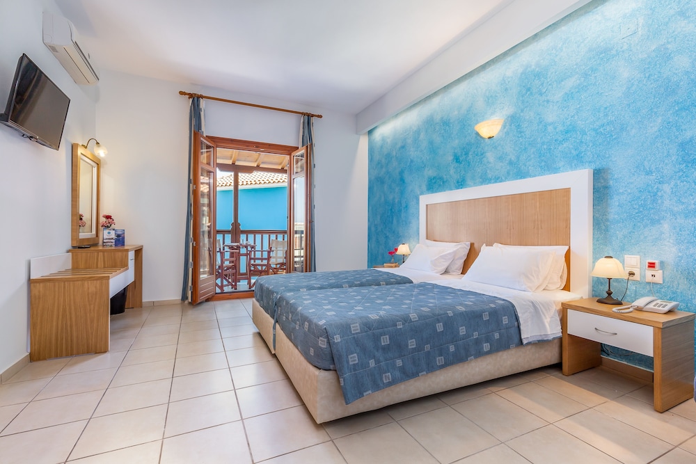 ROOM, TWIN BEDS, GARDEN VIEW