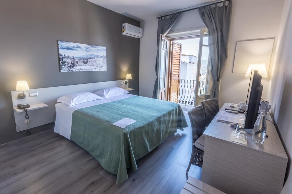 Hotel Villa Fiorita 12/66