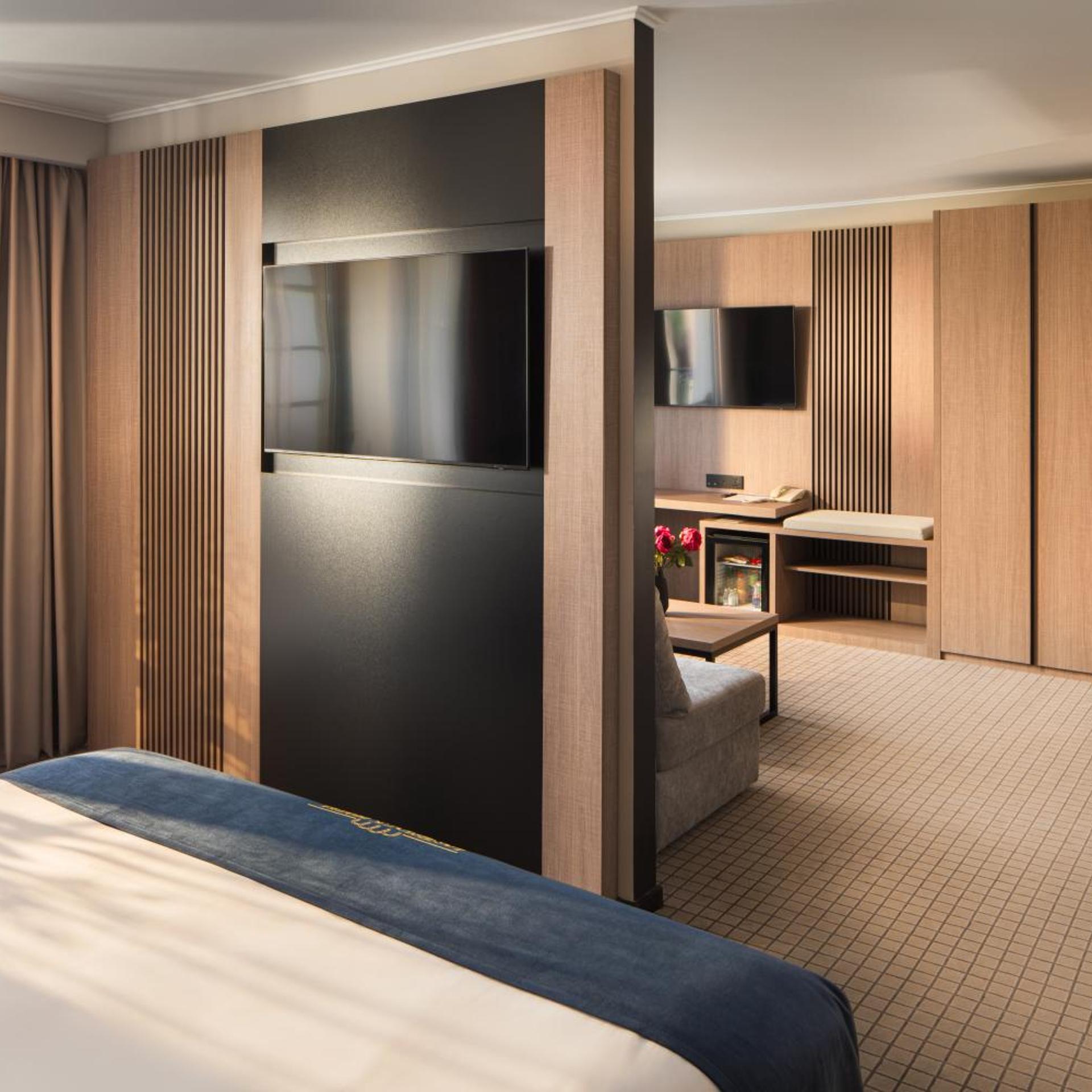 Deluxe, Double or Twin Bed, Creek View, Balcony