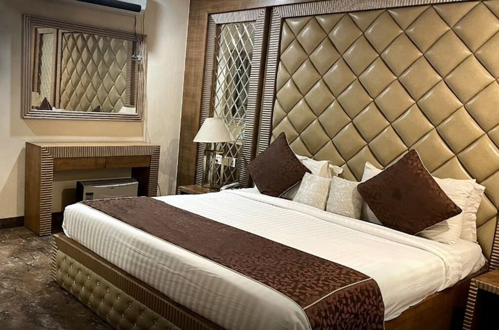 Paradise, Suite, Double Bed